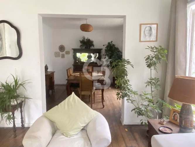 Casa  para remodelar con gran terreno Las Condes