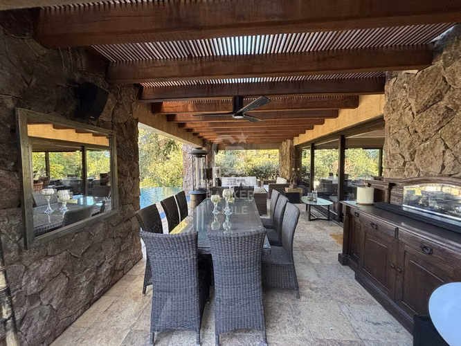 Impresionante Casa en Condominio Los Quillayes