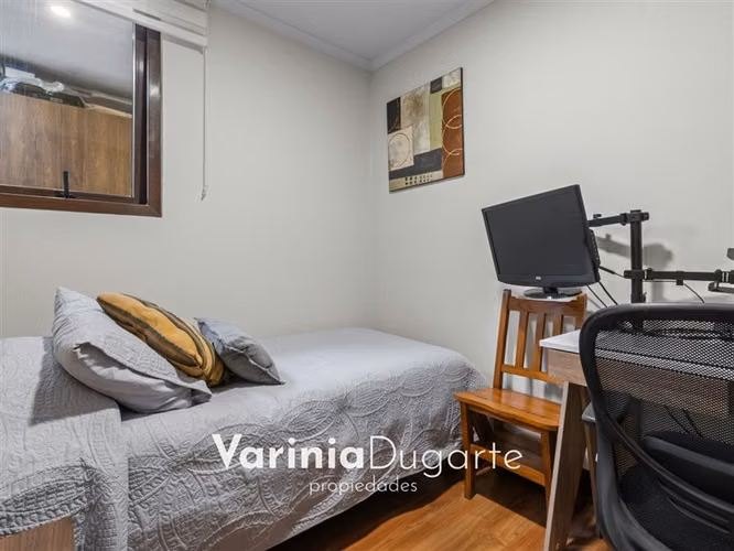 Venta casa 4 dormitorios Piscina Cond. Aguas Claras Chicureo
