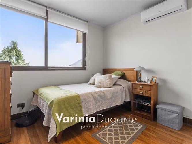 Venta casa 4 dormitorios Piscina Cond. Aguas Claras Chicureo