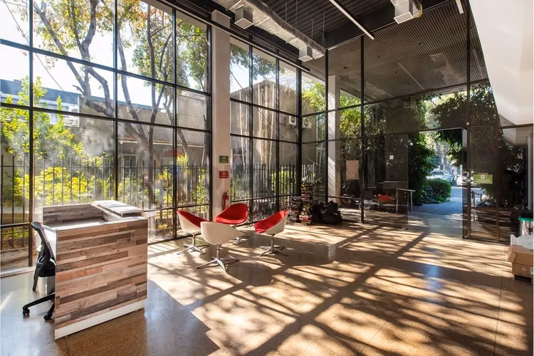 Edificio corporativo 1.721 m² manquehue sur - Imagen 2