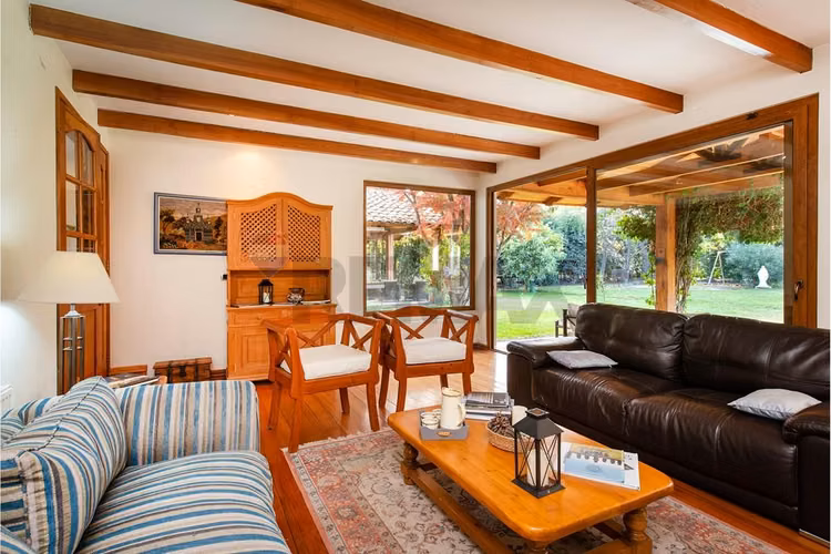 Arriendo en las pircas de chicureo 5 d-4 b + ss