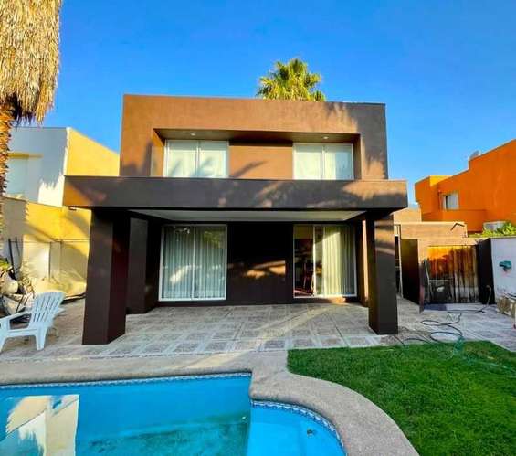 Elegante casa moderna con espacios amplios  (170199)