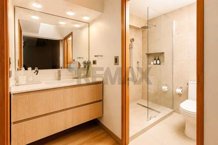 Exclusivo departamento remodelado con patio - Imagen 20