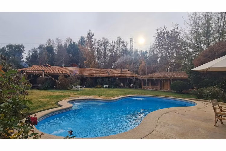 Casa en pirque con gran terreno de 2 parcelas