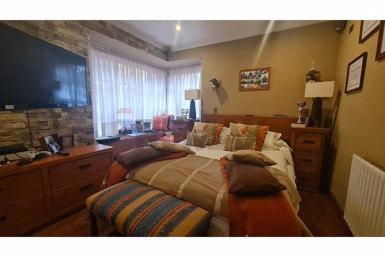 Casa en pirque con gran terreno de 2 parcelas