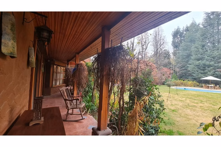 Casa en pirque con gran terreno de 2 parcelas
