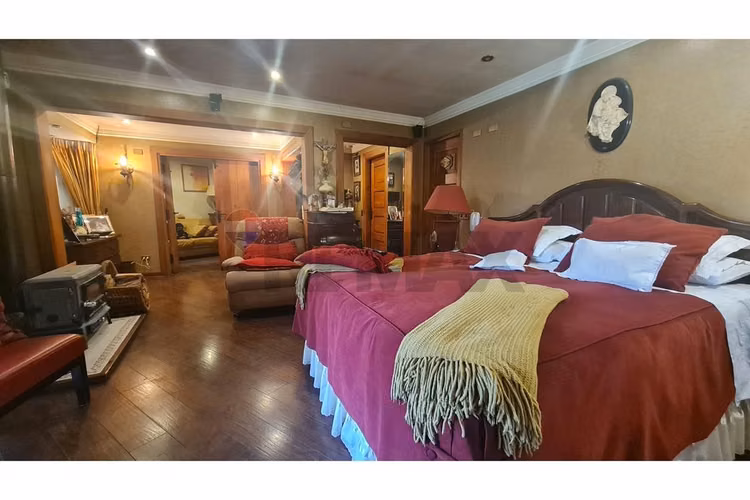 Casa en pirque con gran terreno de 2 parcelas