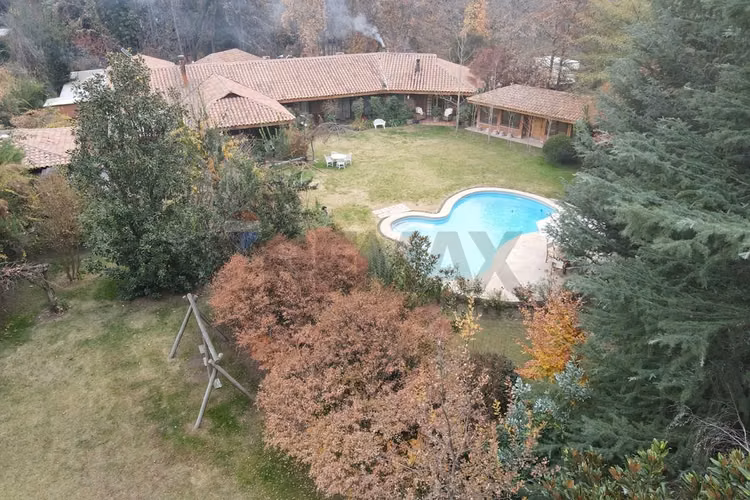 Casa en pirque con gran terreno de 2 parcelas