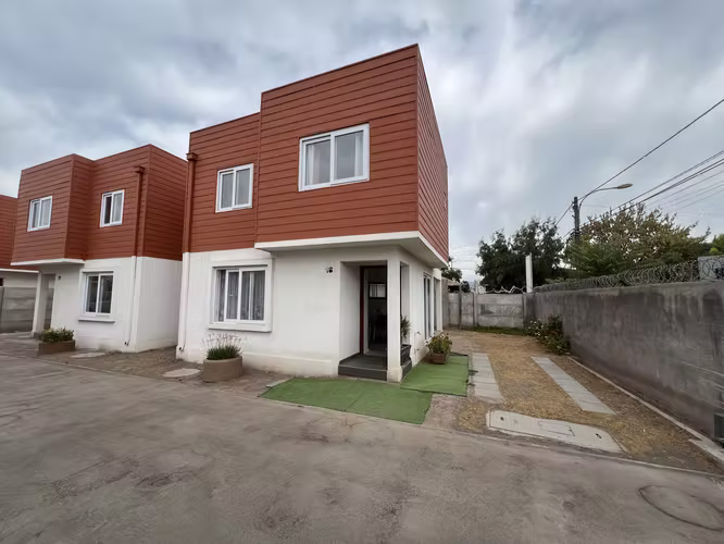NUEVA CASA EN CONDOMINIO EN PLENO CENTRO DE MALLOCO - Imagen 2