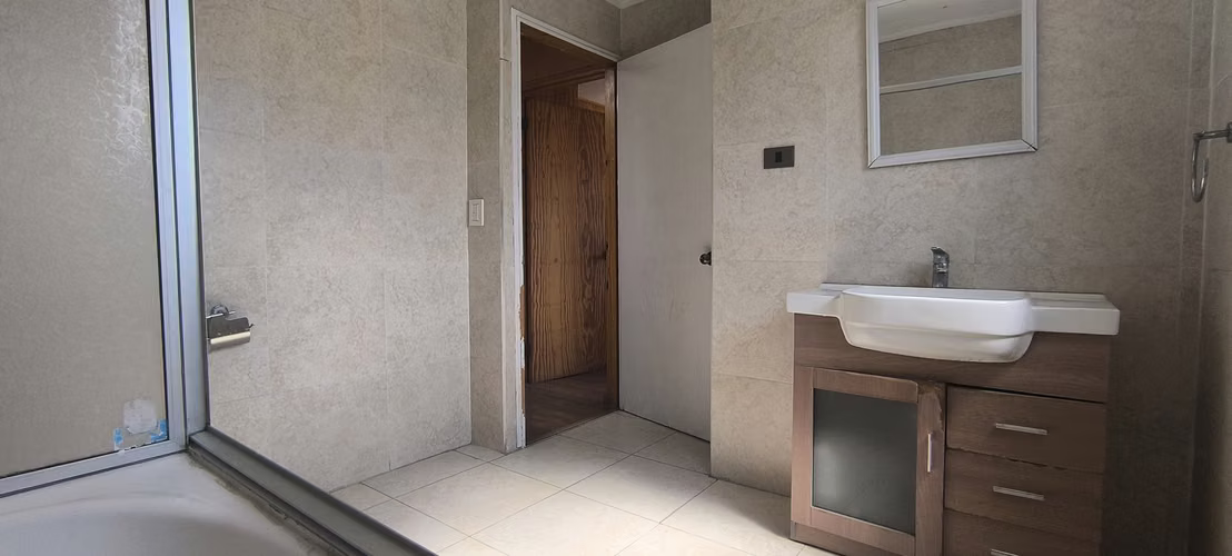 EN VENTA CASA REMODELADA 5 DORMIT SANTA AMALIA  LA FLORIDA - Imagen 18