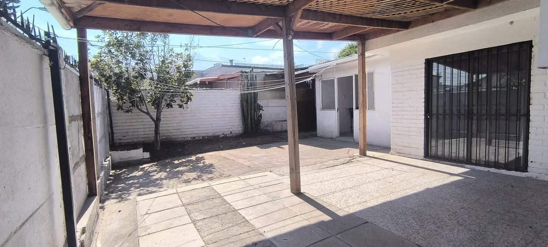 CASA EN VENTA REMODELADA CERCANA SANTA AMALIA  LA FLORIDA