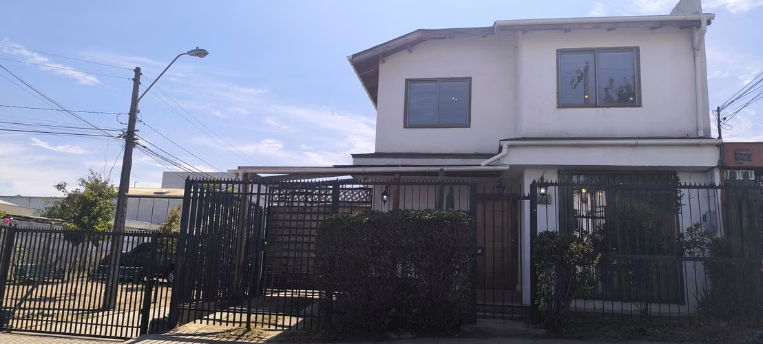 EN VENTA CASA REMODELADA 5 DORMIT SANTA AMALIA  LA FLORIDA - Imagen 2