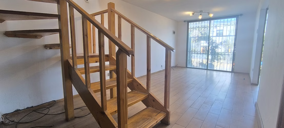 EN VENTA CASA REMODELADA 5 DORMIT SANTA AMALIA  LA FLORIDA - Imagen 4