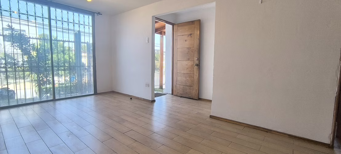 EN VENTA CASA REMODELADA 5 DORMIT SANTA AMALIA  LA FLORIDA - Imagen 5