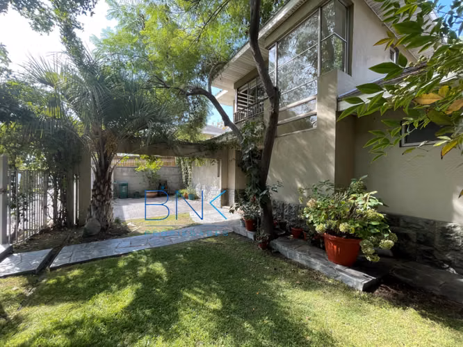 Casa en arriendo de 4 dorm. Parque Cousiño Macul