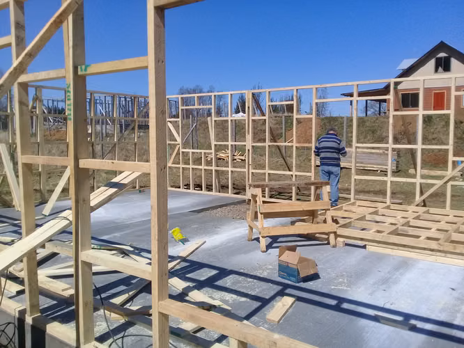 CONSTRUCCION CABAÑAS Y OTROS
