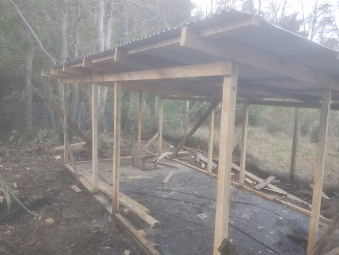 CONSTRUCCION CABAÑAS Y OTROS