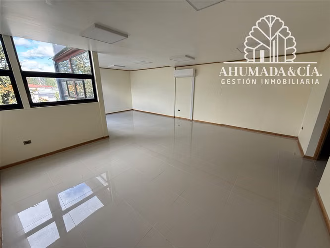 Oficina en arriendo en Coihaique