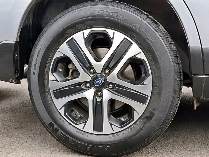 SUBARU OUTBACK 2019