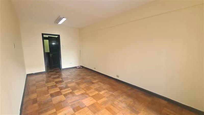 Oficina Arriendo Santiago La Moneda, Privado, Baño, Recep.