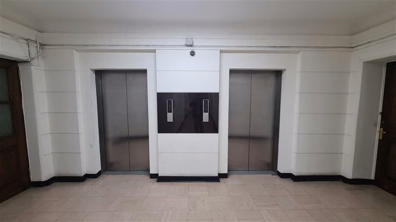 Oficina Arriendo Santiago La Moneda, Privado, Baño, Recep.