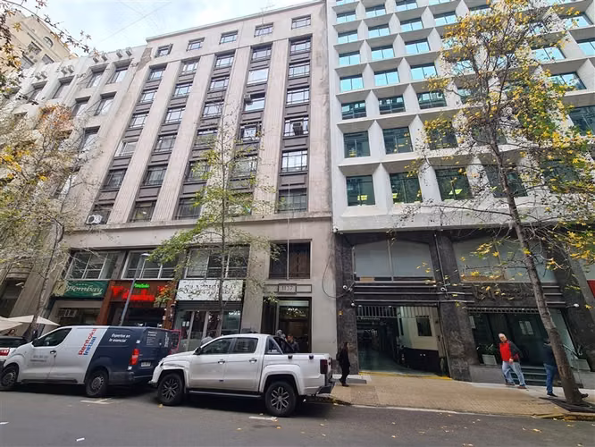 Oficina Arriendo Santiago La Moneda, Privado, Baño, Recep.
