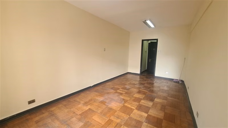 Oficina Arriendo Santiago La Moneda, Privado, Baño, Recep.