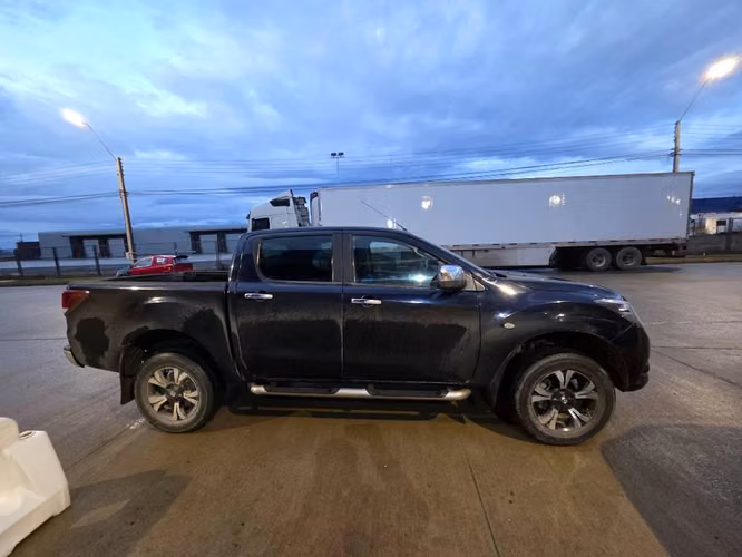 Vendo o.permuto camioneta Mazda BT-50