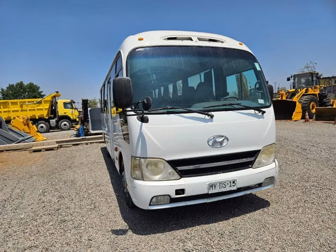 Mini bus marca Hyundai muy buen estado operacional
