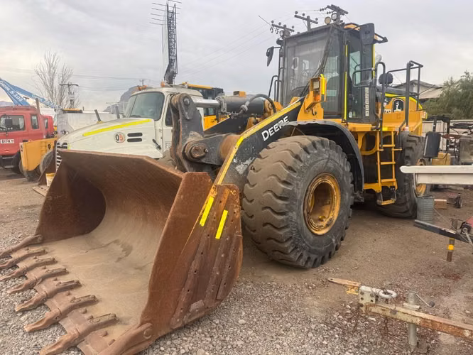 Cargador frontal Jhon Deere unicornio dueño