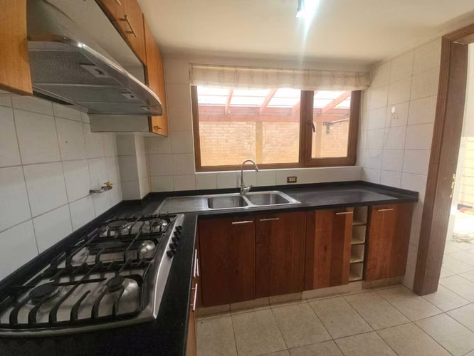 Arriendo Casa 4D 4B 3E Loma San Andres (170255)