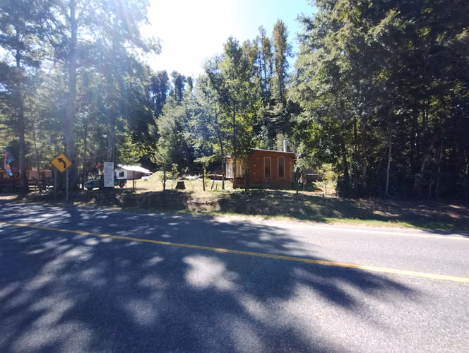 VENDO PARCELA CON CASA ORILLA CAMINO INTERNACIONAL - Imagen 4