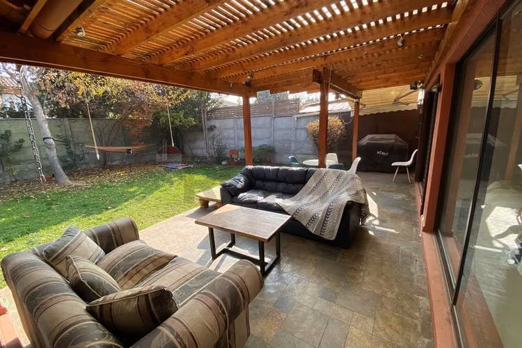 Hermosa casa en condominio en huechuraba