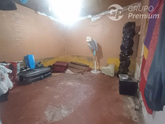 Casa en Pasaje Cerrado 4 Hab y Estacionamiento en Maipu