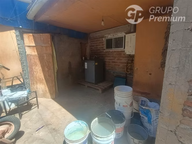 Casa en Pasaje Cerrado 4 Hab y Estacionamiento en Maipu