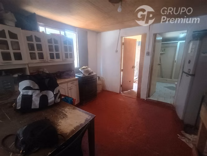 Casa en Pasaje Cerrado 4 Hab y Estacionamiento en Maipu