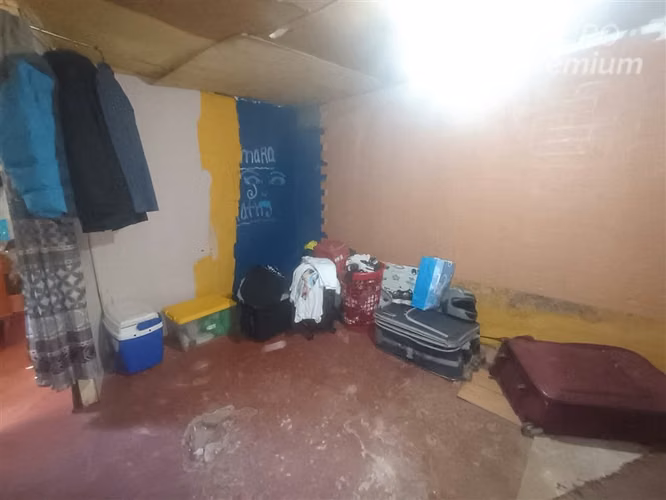 Casa en Pasaje Cerrado 4 Hab y Estacionamiento en Maipu