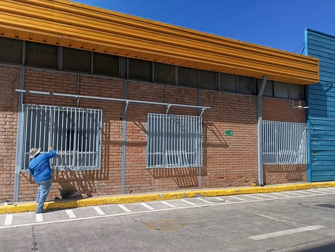 Construcciones y remodelaciones  de casas , departamentos , bodegas etc  .