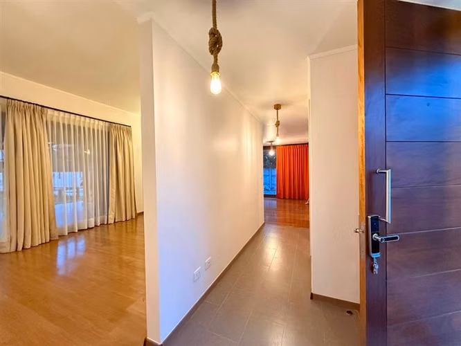 Venta Casa Mediterránea un piso en Santa Elena Chicureo
