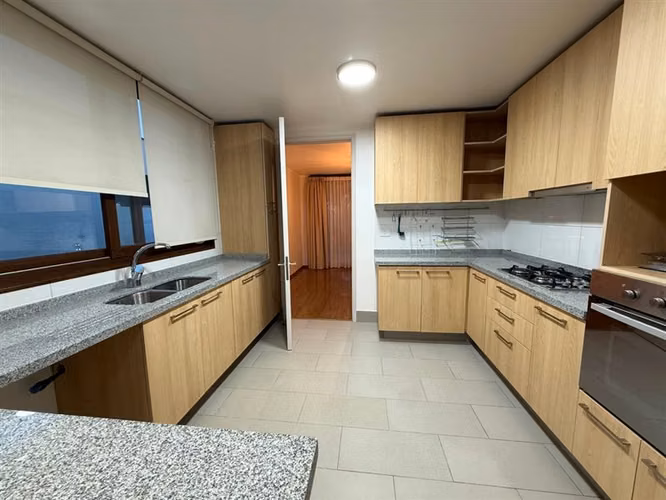 Venta Casa Mediterránea un piso en Santa Elena Chicureo