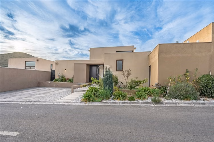 Casa arriendo Piedra Roja Chicureo 5D/5B Full Domótica