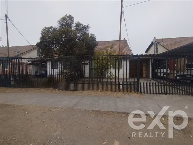 Casa en venta de 3 dorm. en Macul Metro Pedreros