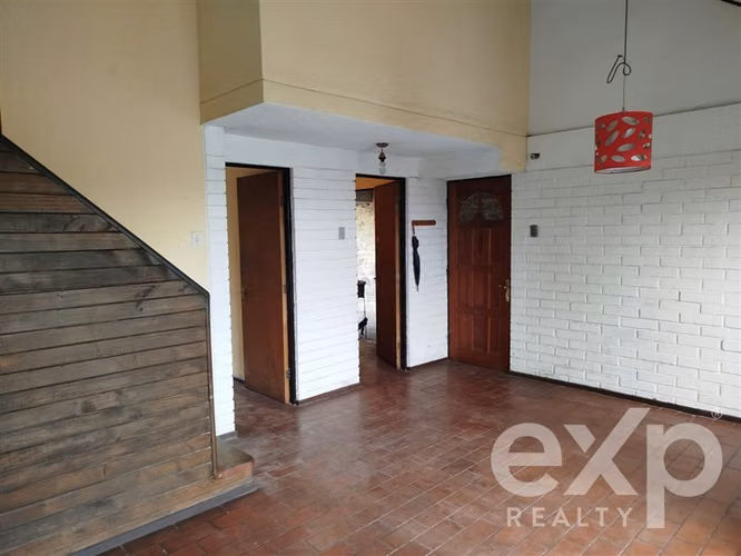 Casa en venta de 3 dorm. en Macul Metro Pedreros