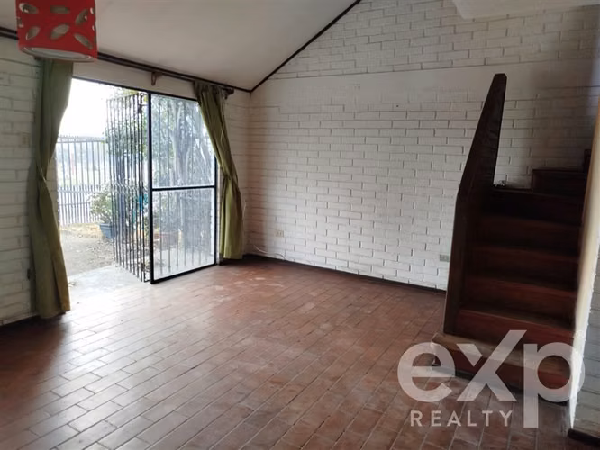 Casa en venta de 3 dorm. en Macul Metro Pedreros