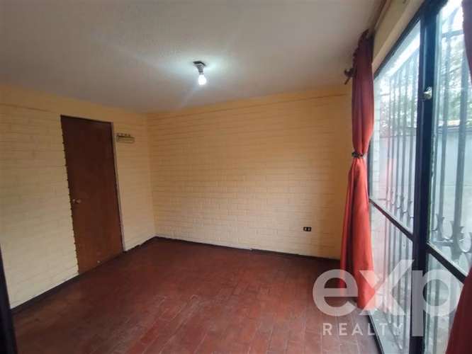 Casa en venta de 3 dorm. en Macul Metro Pedreros