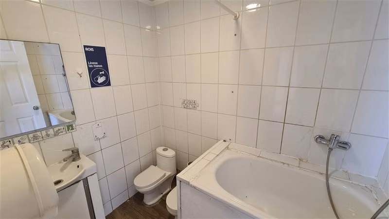 Local Comercial Arriendo San Miguel. Lo Vial. Casa Esquina.