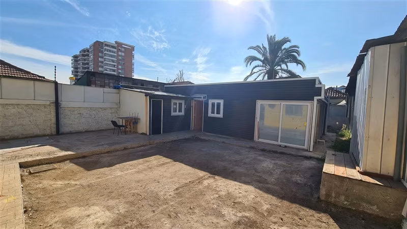 Local Comercial Arriendo San Miguel. Lo Vial. Casa Esquina.