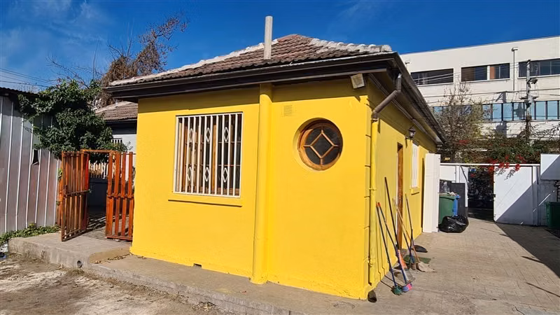 Local Comercial Arriendo San Miguel. Lo Vial. Casa Esquina.