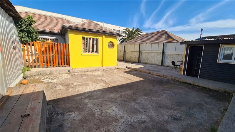 Local Comercial Arriendo San Miguel. Lo Vial. Casa Esquina.